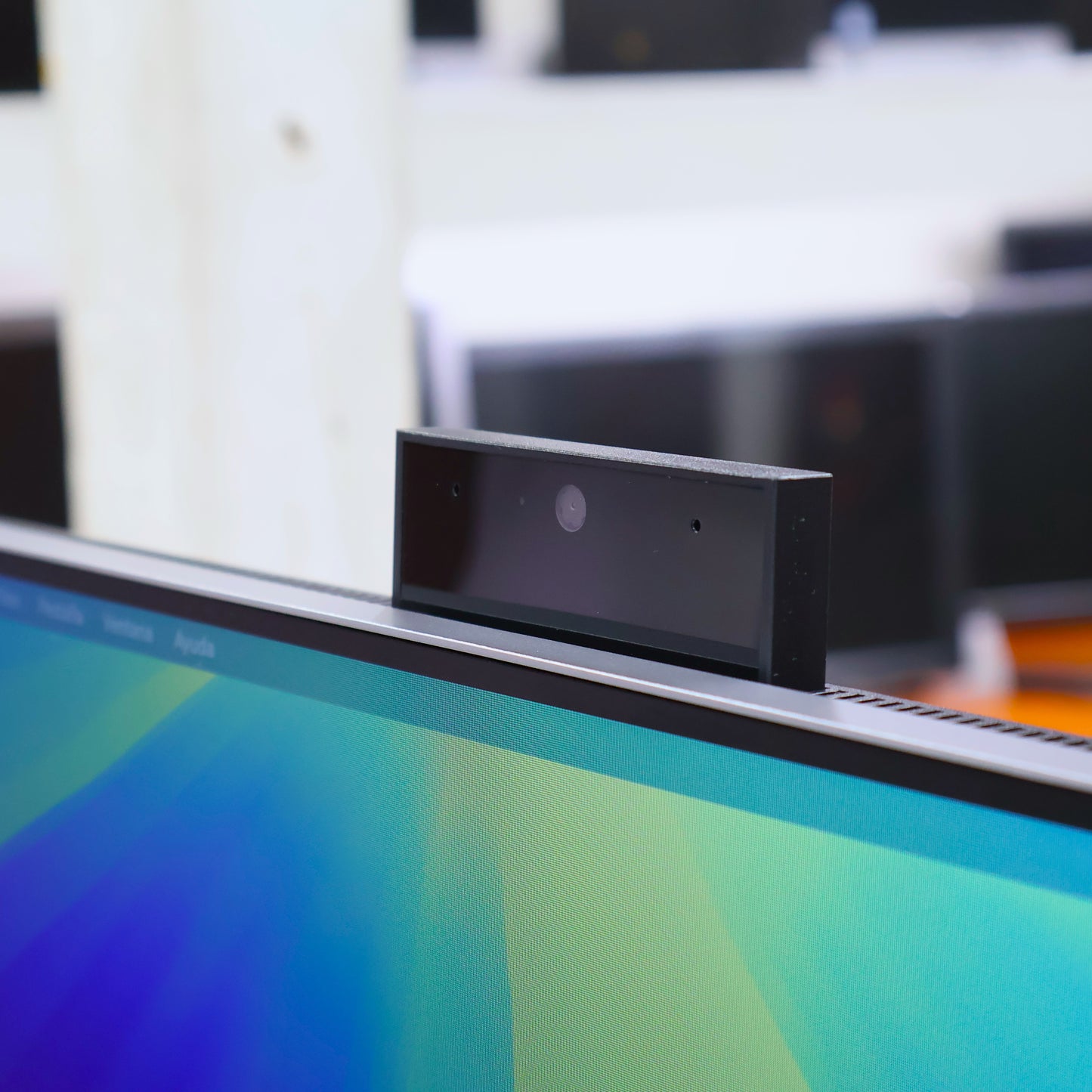 HP ELITEDISPLAY E243M CON CAMARA Y PARLANTES